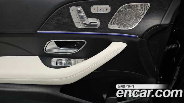 Mercedes-Benz GLE-Class 2025 — photo 24