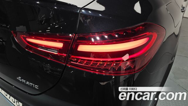 Mercedes-Benz GLE-Class 2025 — photo 9