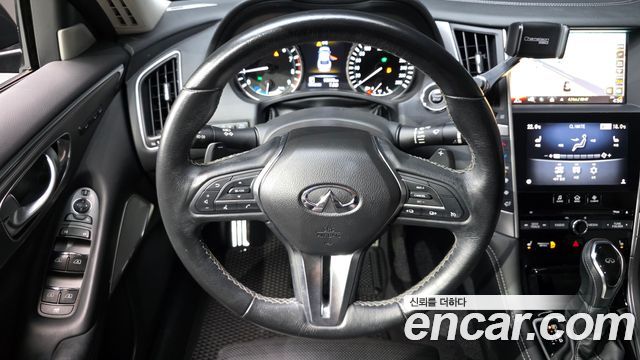 Infiniti Q50 2018 — photo 13