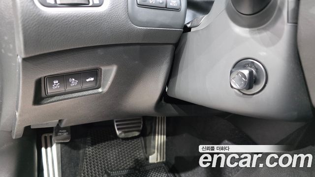 Infiniti Q50 2018 — photo 16