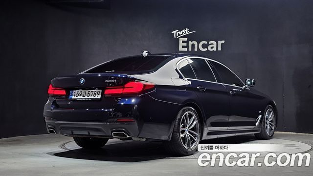 BMW 5-Series 2023 — photo 2