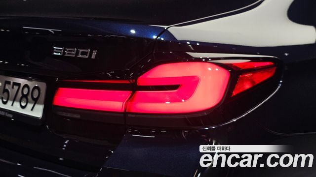 BMW 5-Series 2023 — photo 9