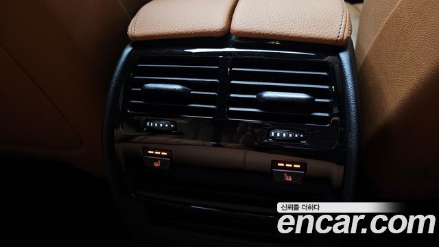 BMW 5-Series 2023 — photo 30