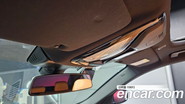 BMW 5-Series 2023 — photo 31