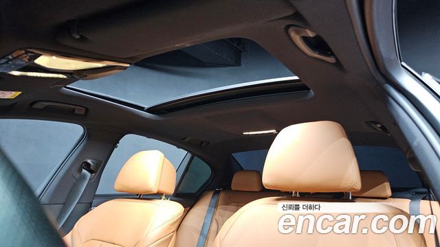 BMW 5-Series 2023 — photo 32