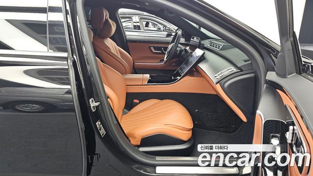 Mercedes-Benz S-Class 2024 — photo 17