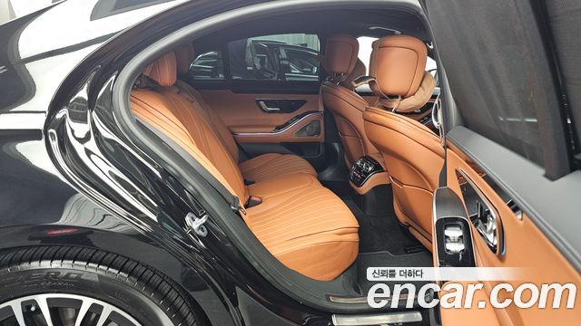 Mercedes-Benz S-Class 2024 — photo 18