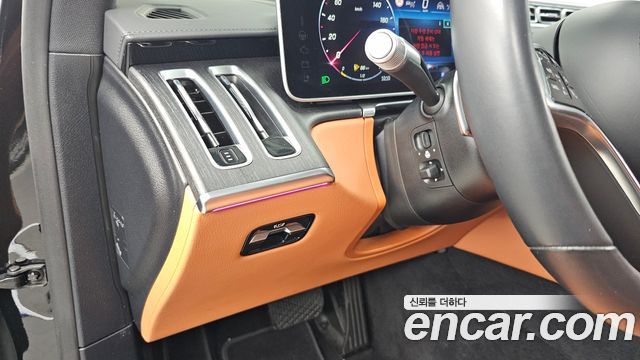 Mercedes-Benz S-Class 2024 — photo 28