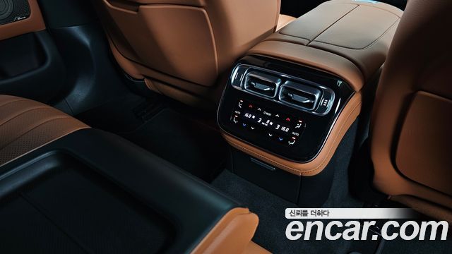 Mercedes-Benz S-Class 2024 — photo 32
