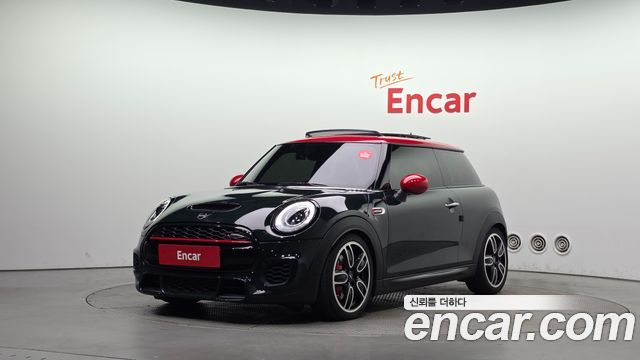 Mini Cooper 2018 — photo 1