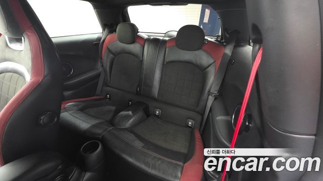 Mini Cooper 2018 — photo 18