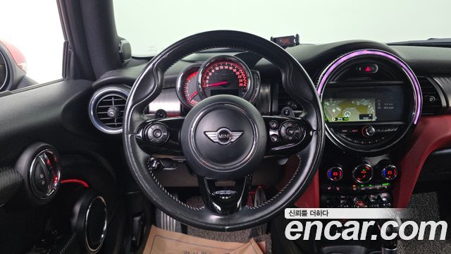 Mini Cooper 2018 — photo 21