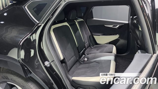 Kia EV6 2023 — photo 17