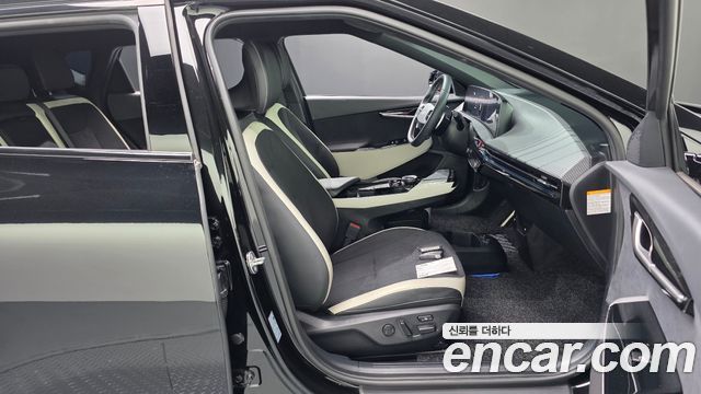 Kia EV6 2023 — photo 16