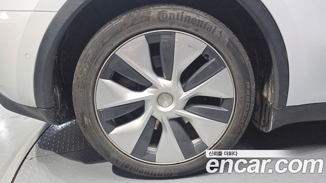 Tesla Model Y 2021 — photo 5