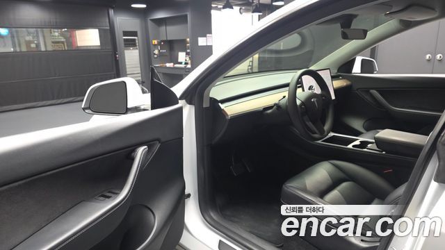 Tesla Model Y 2021 — photo 13