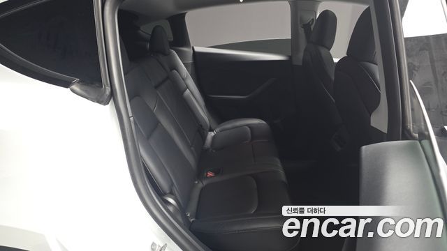 Tesla Model Y 2021 — photo 17