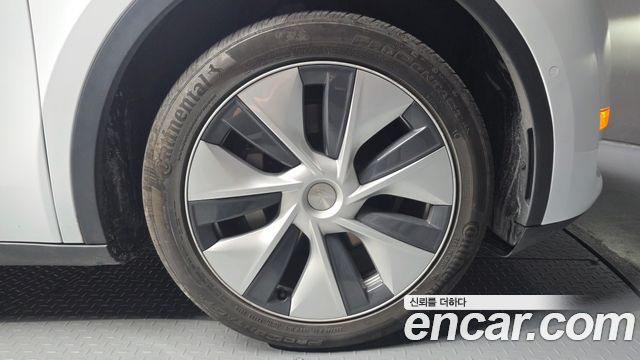 Tesla Model Y 2021 — photo 7