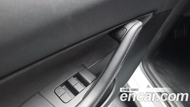 Tesla Model Y 2021 — photo 29