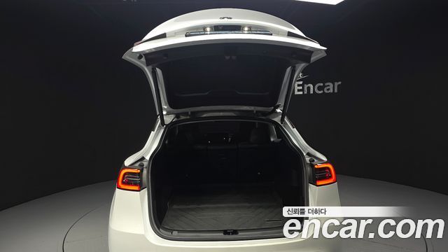 Tesla Model Y 2021 — photo 30
