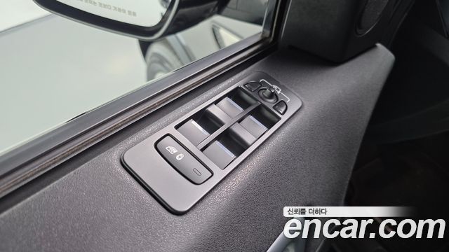 Land Rover Discovery Sport 2016 — photo 19