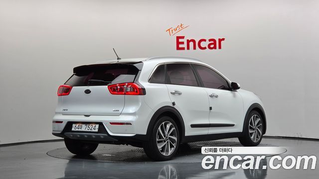 Kia Niro 2017 — photo 2