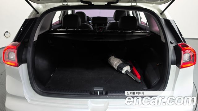 Kia Niro 2017 — photo 24