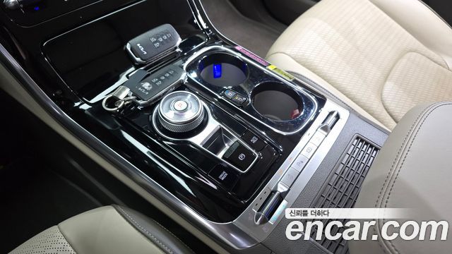 Kia Canival 2022 — photo 9