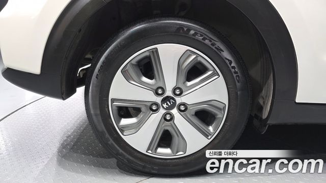 Kia Niro 2017 — photo 5