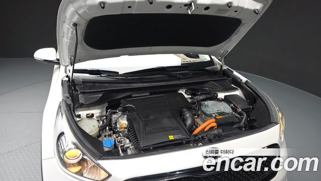 Kia Niro 2017 — photo 6