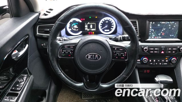 Kia Niro 2017 — photo 13