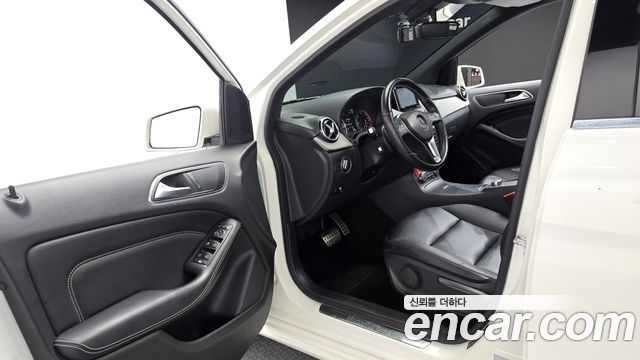 Mercedes-Benz B-Class 2013 — photo 10