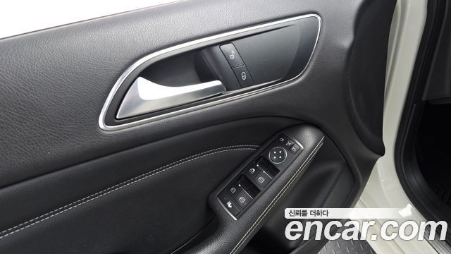 Mercedes-Benz B-Class 2013 — photo 18