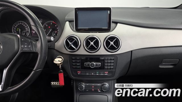 Mercedes-Benz B-Class 2013 — photo 20