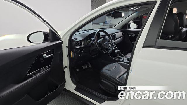 Kia Niro 2018 — photo 13