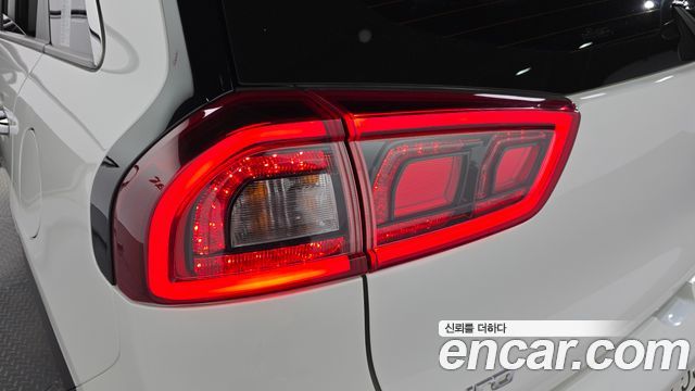 Kia Niro 2018 — photo 9