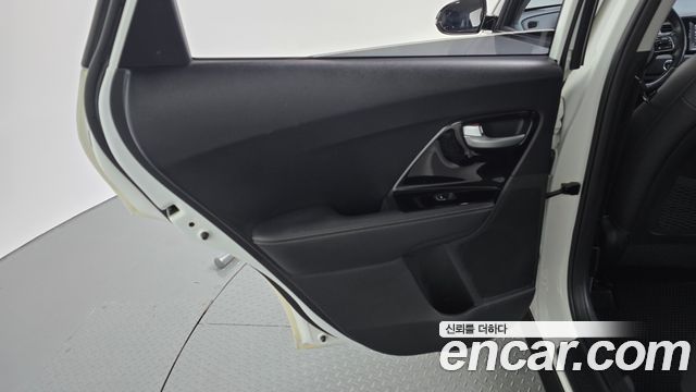 Kia Niro 2018 — photo 15