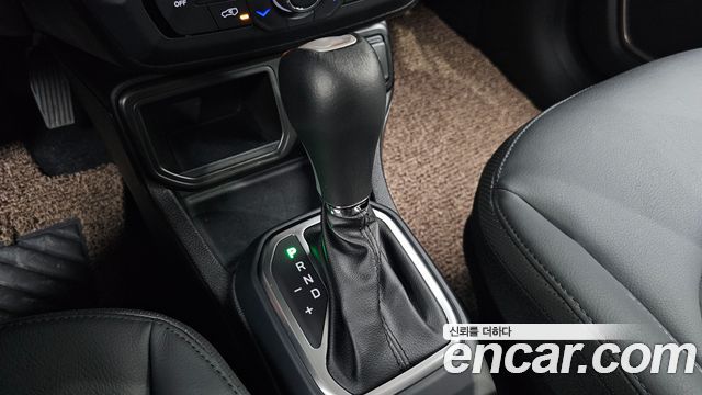 Jeep Renegade 2023 — photo 12