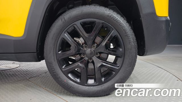 Jeep Renegade 2023 — photo 7