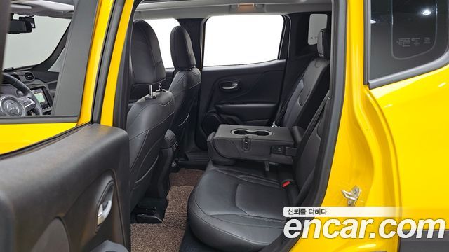 Jeep Renegade 2023 — photo 16