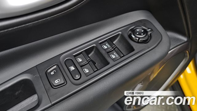 Jeep Renegade 2023 — photo 27