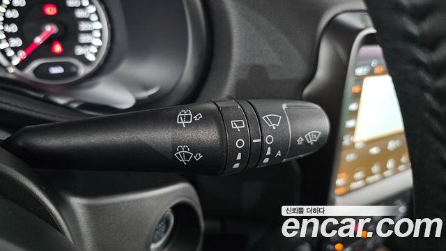Jeep Renegade 2023 — photo 29