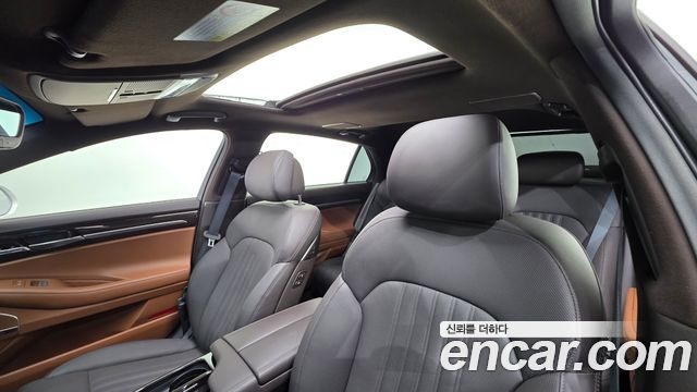 Genesis G90 2019 — photo 18