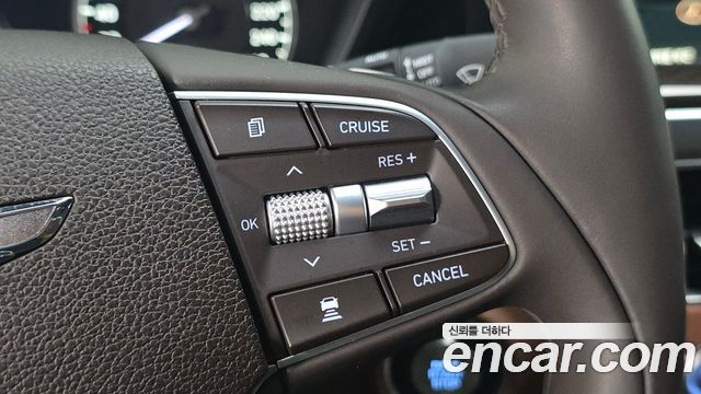 Genesis G90 2019 — photo 25