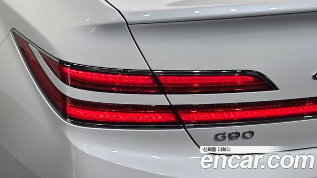 Genesis G90 2019 — photo 9