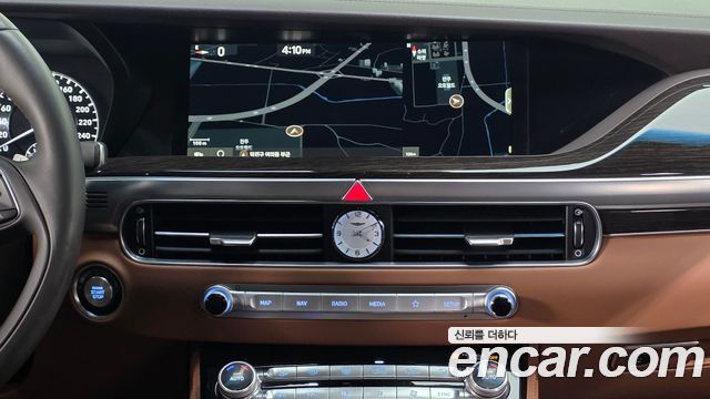 Genesis G90 2019 — photo 28