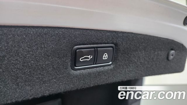 Genesis G90 2019 — photo 35
