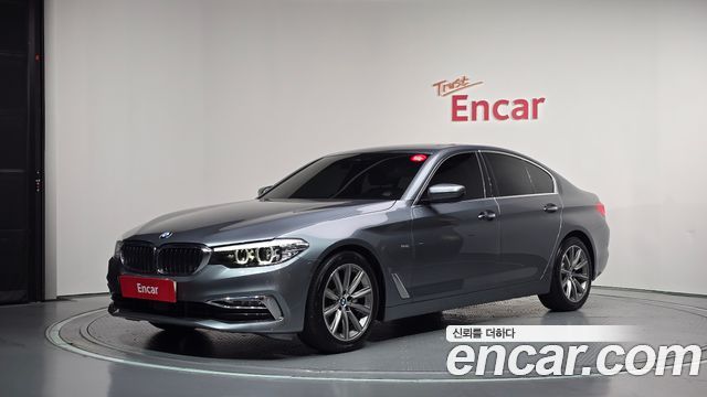 BMW 5-Series 2018 — photo 1