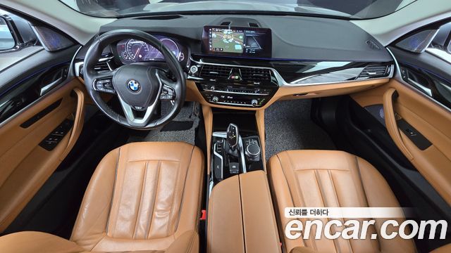 BMW 5-Series 2018 — photo 10