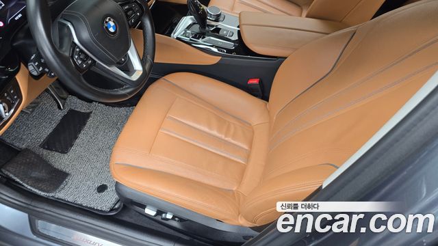 BMW 5-Series 2018 — photo 24